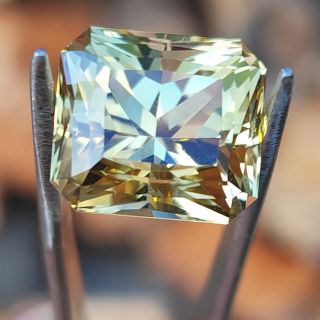 Trochu slunce do té zimy 🌞 Broušený kámen citrín, váha 11,75ct; rozměr 13,1x11,7mm; téměř čistý. #citríny #citrin...